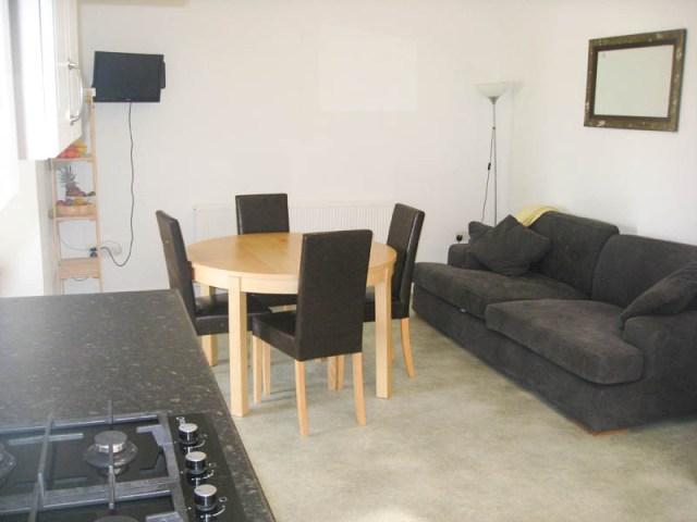  Image of 4 bedroom Semi-Detached house to rent in Wimbledon Road Nottingham NG5 at Sherwood  Nottingham, NG5 1GT