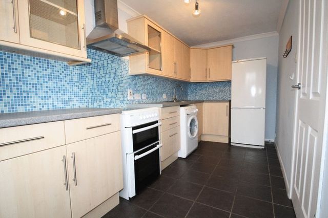  Image of 2 bedroom Flat to rent in Windsor Drive High Wycombe HP13 at Windsor Drive  High Wycombe, HP13 6BJ