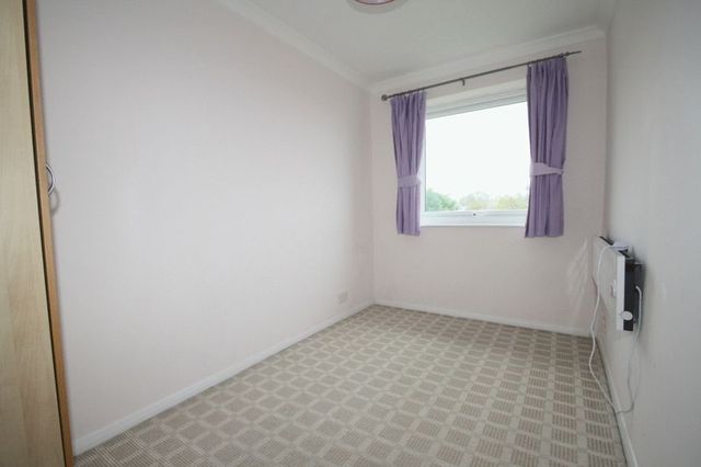  Image of 2 bedroom Flat to rent in Windsor Drive High Wycombe HP13 at Windsor Drive  High Wycombe, HP13 6BJ