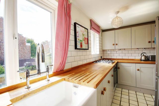  Image of 2 bedroom Flat for sale in Wolseley Road London N8 at Wolseley Road  Crouch End, N8 8RS