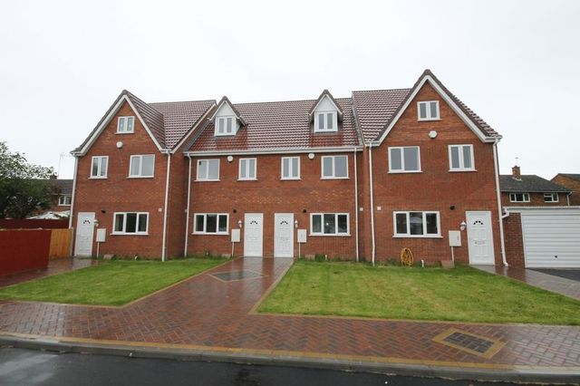  Image of 3 bedroom Terraced house to rent in Wood Lane Willenhall WV12 at Wood Lane  Willenhall, WV12 5NE