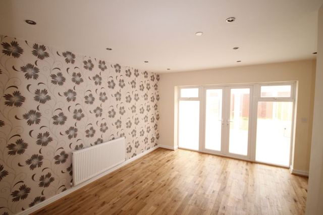  Image of 3 bedroom Terraced house to rent in Wood Lane Willenhall WV12 at Wood Lane  Willenhall, WV12 5NE