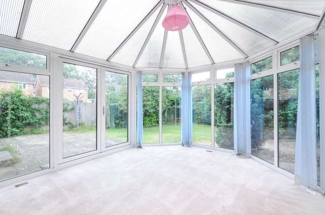  Image of 4 bedroom Detached house for sale in Worcester Road Chichester PO19 at Chichester, PO19 5EB