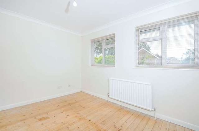  Image of 4 bedroom Detached house for sale in Worcester Road Chichester PO19 at Chichester, PO19 5EB