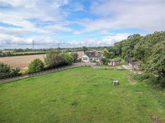  Image of 3 bedroom Detached house for sale in Worcester Road Knowle Fields Alcester B49 at Worcester Road Knowle Fields Alcester, B49 5LS