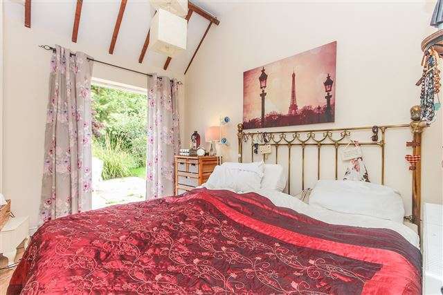  Image of 3 bedroom Detached house for sale in Worcester Road Knowle Fields Alcester B49 at Worcester Road Knowle Fields Alcester, B49 5LS