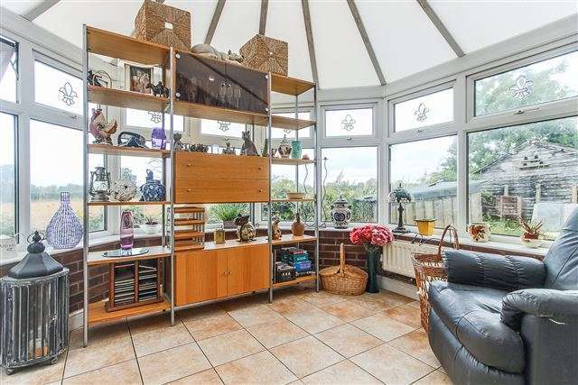  Image of 3 bedroom Detached house for sale in Worcester Road Knowle Fields Alcester B49 at Worcester Road Knowle Fields Alcester, B49 5LS