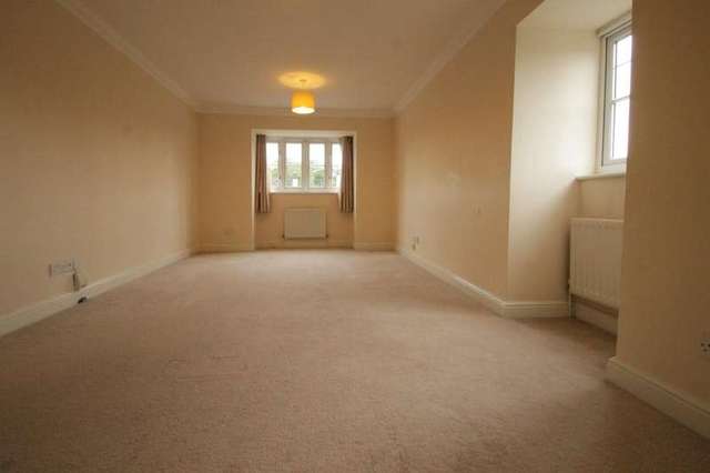  Image of 2 bedroom Flat to rent in Worcester Road Sutton SM2 at 5 Worcester Road  Sutton, SM2 6PE