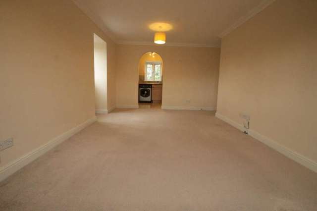  Image of 2 bedroom Flat to rent in Worcester Road Sutton SM2 at 5 Worcester Road  Sutton, SM2 6PE