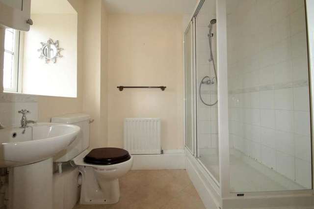  Image of 2 bedroom Flat to rent in Worcester Road Sutton SM2 at 5 Worcester Road  Sutton, SM2 6PE