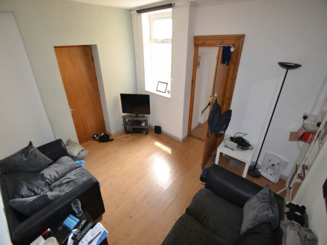  Image of 1 bedroom Flat to rent in Wyeverne Road Cathays Cardiff CF24 at Cathays Cardiff Roath, CF24 4BG