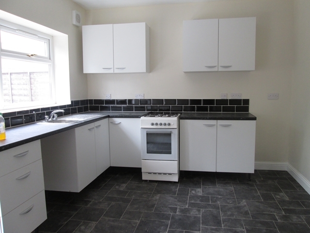  Image of 3 bedroom Detached house to rent in York Road Hall Green Birmingham B28 at York Road Hall Green Birmingham, B28 8BB