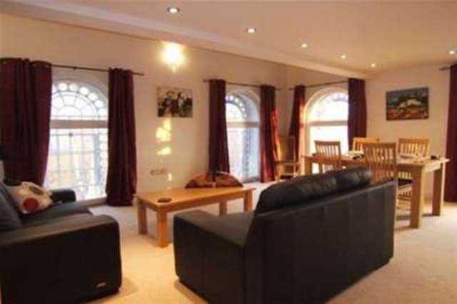  Image of 2 bedroom Flat to rent in George Street Wakefield WF1 at Wakefield, WF1 1LG