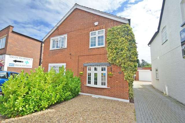  Image of 3 bedroom Cottage for sale in Brockenhurst Road Ascot SL5 at South Ascot, SL5 9DJ