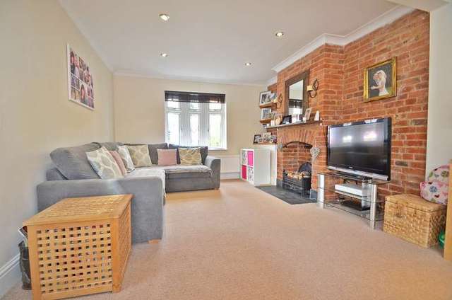  Image of 3 bedroom Cottage for sale in Brockenhurst Road Ascot SL5 at South Ascot, SL5 9DJ