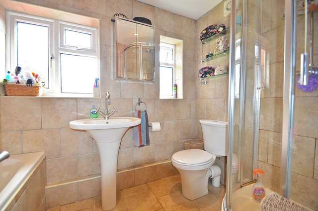  Image of 3 bedroom Cottage for sale in Brockenhurst Road Ascot SL5 at South Ascot, SL5 9DJ