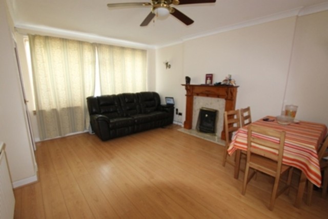  Image of 2 bedroom Semi-Detached house to rent in Corkerhill Road Glasgow G52 at Mosspark Glasgow Glasgow, G52 1TG