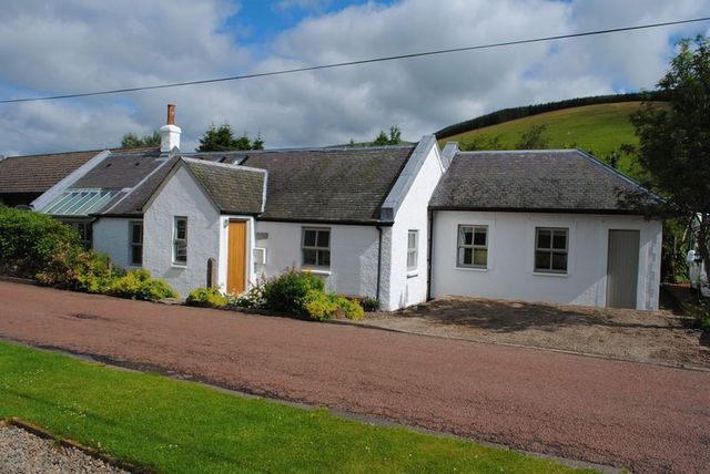  Image of 4 bedroom Cottage for sale in Howgate Road Roberton Biggar ML12 at Roberton Biggar, ML12 6RS