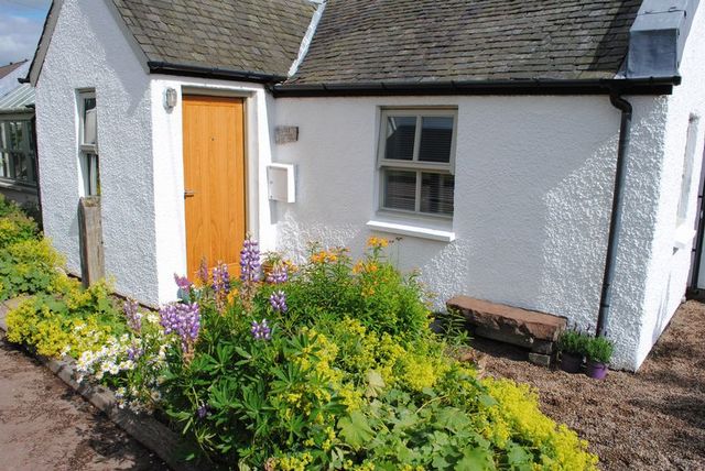  Image of 4 bedroom Cottage for sale in Howgate Road Roberton Biggar ML12 at Roberton Biggar, ML12 6RS