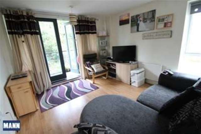  Image of 2 bedroom Flat to rent in Fieldfare Lane Greenhithe DA9 at Greenhithe, DA9 9UP