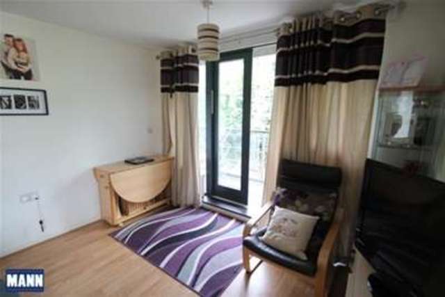  Image of 2 bedroom Flat to rent in Fieldfare Lane Greenhithe DA9 at Greenhithe, DA9 9UP