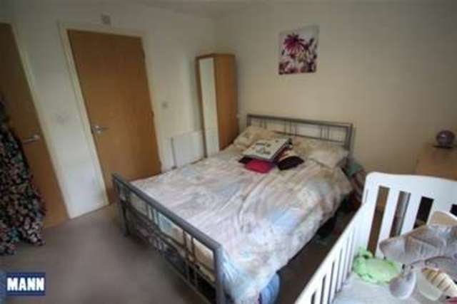  Image of 2 bedroom Flat to rent in Fieldfare Lane Greenhithe DA9 at Greenhithe, DA9 9UP