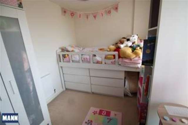  Image of 2 bedroom Flat to rent in Fieldfare Lane Greenhithe DA9 at Greenhithe, DA9 9UP