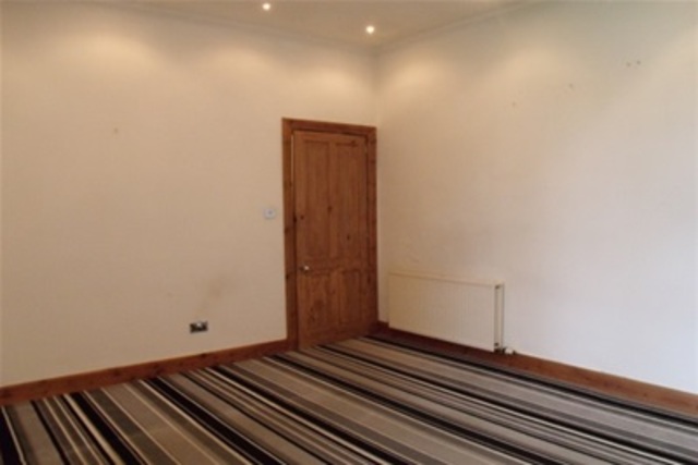  Image of 2 bedroom Flat to rent in Harland Cottages Glasgow G14 at Scotstoun Glasgow Glasgow, G14 0AS