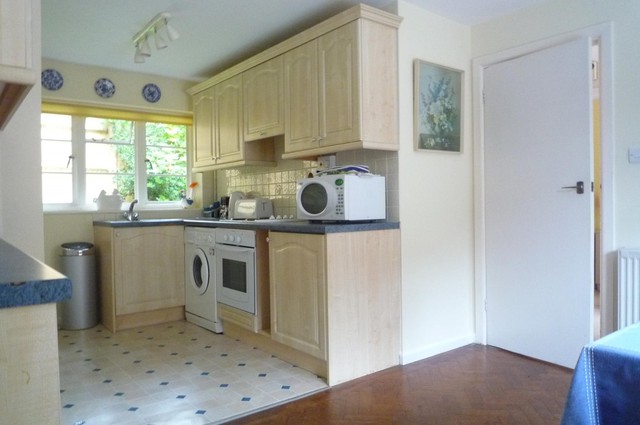  Image of 2 bedroom Bungalow to rent in Coombe Hill Road East Grinstead RH19 at Coombe Hill Road East Grinstead, RH19 4LY