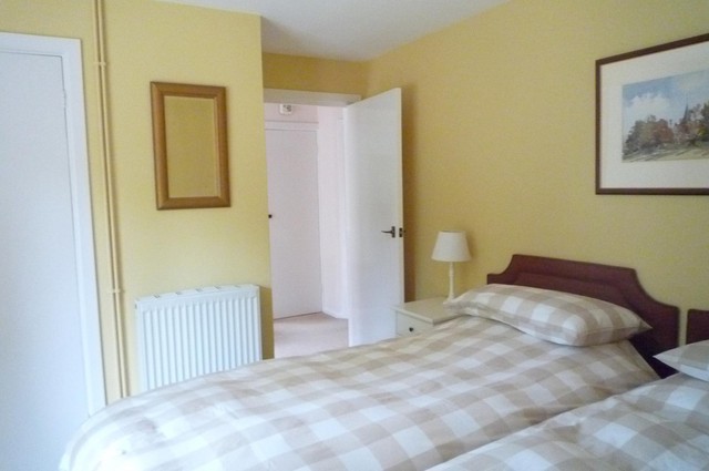  Image of 2 bedroom Bungalow to rent in Coombe Hill Road East Grinstead RH19 at Coombe Hill Road East Grinstead, RH19 4LY