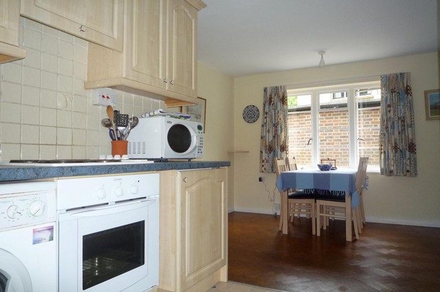  Image of 2 bedroom Bungalow to rent in Coombe Hill Road East Grinstead RH19 at Coombe Hill Road East Grinstead, RH19 4LY