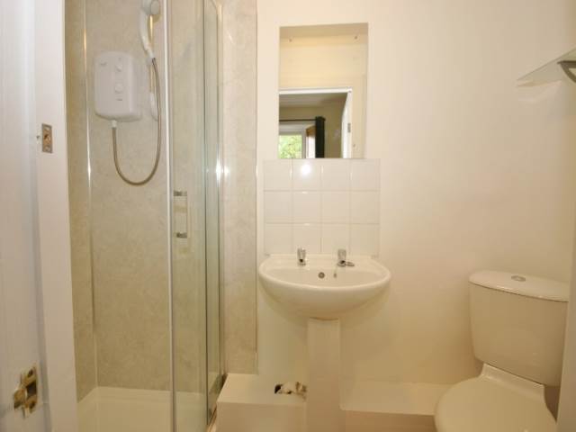  Image of 3 bedroom Flat to rent in Montague Street Edinburgh EH8 at Newington Edinburgh Edinburgh, EH8 9QT