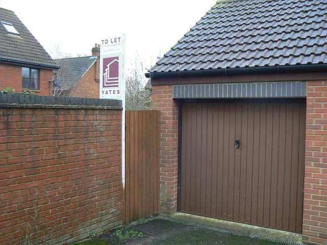  Image of 2 bedroom Terraced house to rent in Rolls Court Wantage OX12 at Wantage, OX12 9AE