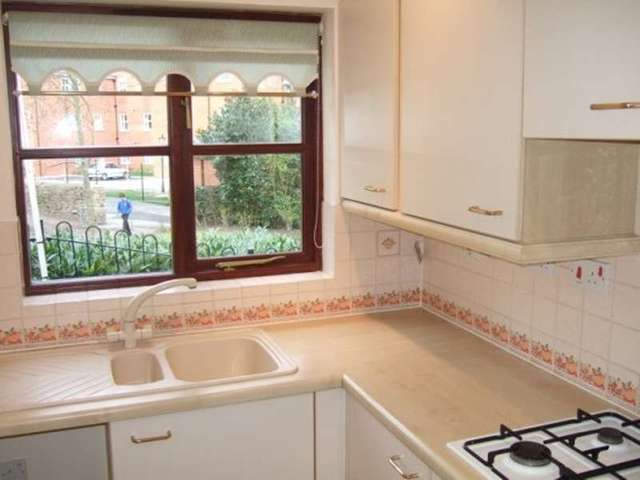  Image of 2 bedroom Terraced house to rent in Rolls Court Wantage OX12 at Wantage, OX12 9AE