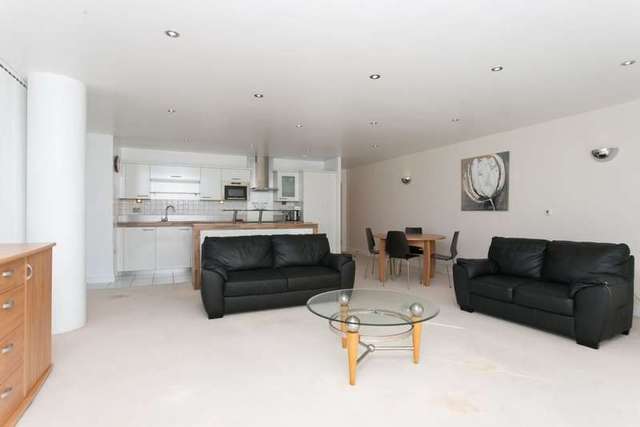  Image of 3 bedroom Apartment to rent in Western Gateway London E16 at Western Gateway  London, E16 1AQ