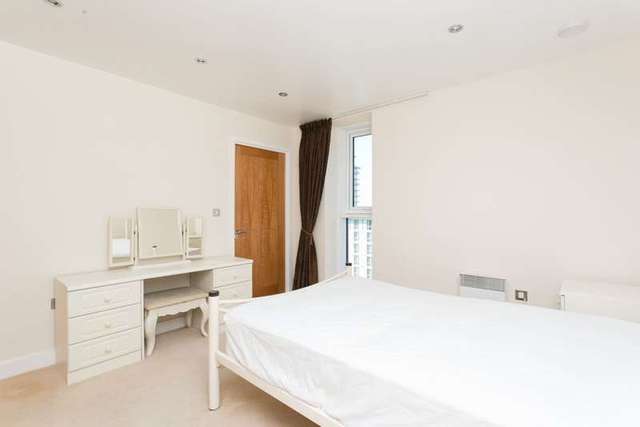  Image of 3 bedroom Apartment to rent in Western Gateway London E16 at Western Gateway  London, E16 1AQ