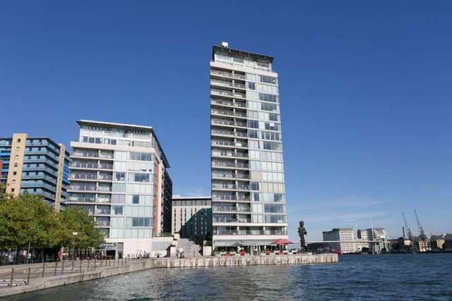  Image of 3 bedroom Apartment to rent in Western Gateway London E16 at Western Gateway  London, E16 1AQ