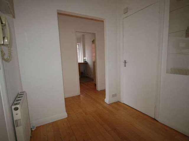 Image of 3 bedroom Property to rent in Torrington Park London N12 at Cornelius Court  London, N12 9TE