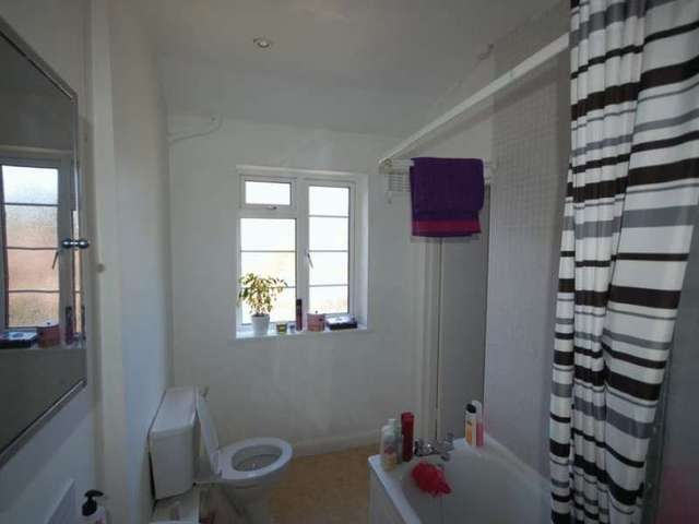  Image of 3 bedroom Property to rent in Torrington Park London N12 at Cornelius Court  London, N12 9TE