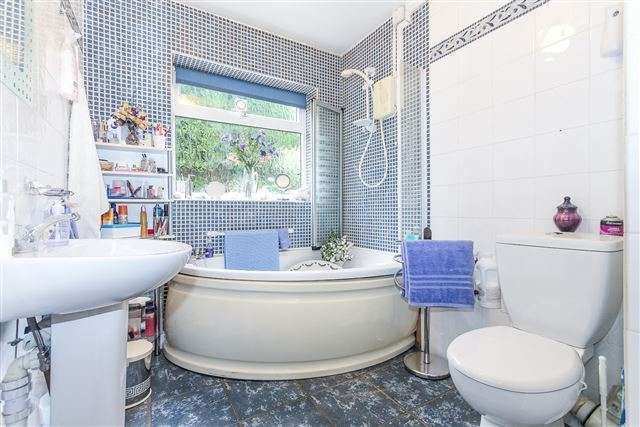  Image of 2 bedroom Flat for sale in Cottage Lane Marlbrook Bromsgrove B60 at Cottage Lane  Marlbrook, B60 1DW