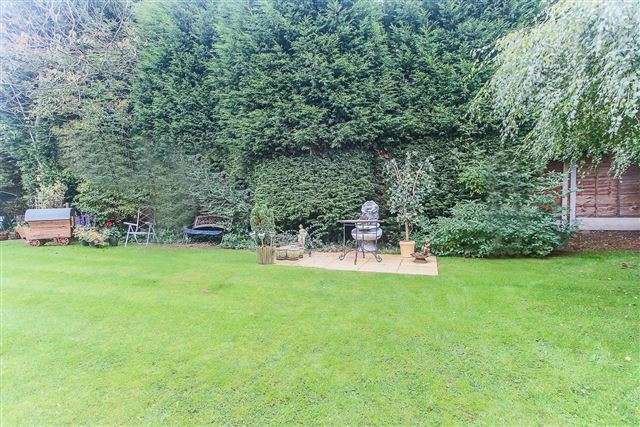  Image of 2 bedroom Flat for sale in Cottage Lane Marlbrook Bromsgrove B60 at Cottage Lane  Marlbrook, B60 1DW