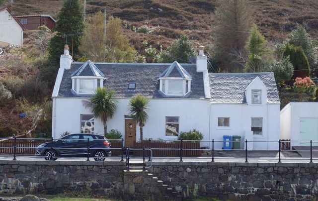  Image of 3 bedroom Cottage for sale in Kyleakin Isle of Skye IV41 at Kyleakin Isle Of Skye, IV41 8PN