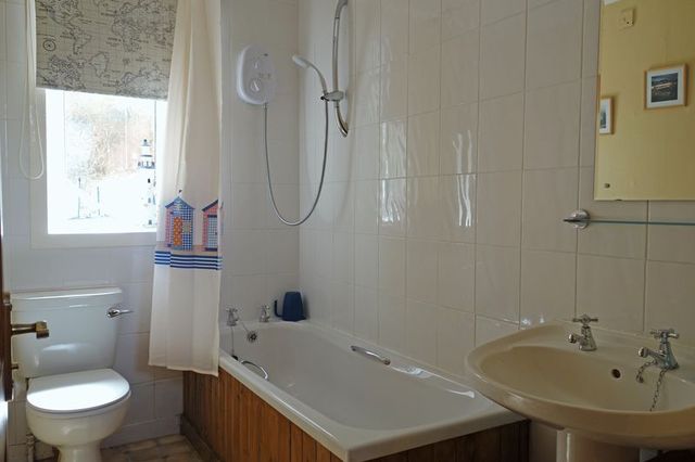 Image of 3 bedroom Cottage for sale in Kyleakin Isle of Skye IV41 at Kyleakin Isle Of Skye, IV41 8PN