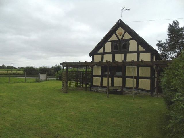  Image of 7 bedroom Cottage for sale in Upton Snodsbury Worcester WR7 at Upton Snodsbury Worcester, WR7 4NN