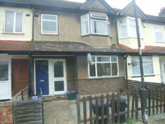  Image of 1 bedroom Apartment to rent in Kimble Road Colliers Wood London SW19 at Kimble road  london, SW19 2AS