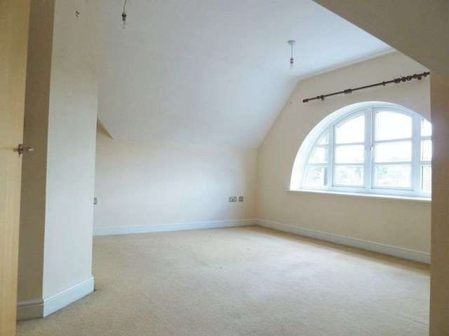  Image of 3 bedroom Flat for sale in Lordswood Road Harborne Birmingham B17 at Lordswood Road  Birmingham, B17 9RP