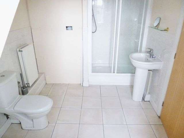  Image of 3 bedroom Flat for sale in Lordswood Road Harborne Birmingham B17 at Lordswood Road  Birmingham, B17 9RP