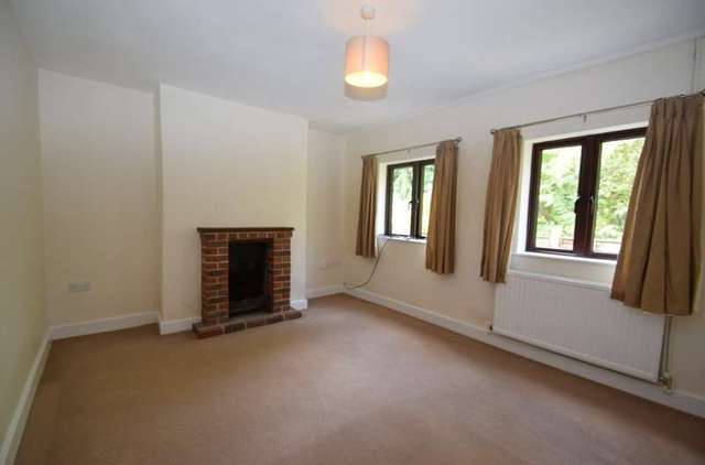  Image of 4 bedroom Semi-Detached house to rent in Ferry Road South Stoke Reading RG8 at Ferry Road South Stoke Reading, RG8 0JP