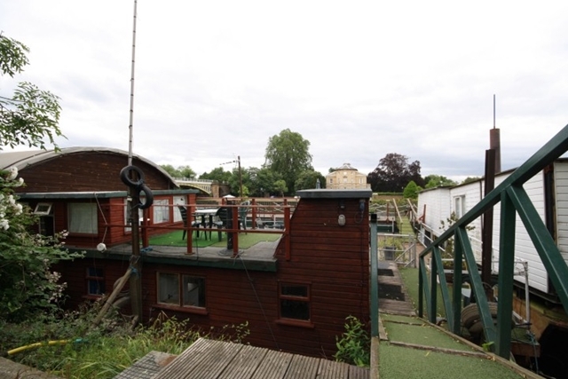  Image of 2 bedroom Detached house to rent in Ducks Walk Twickenham TW1 at Ducks Walk  Richmond, TW1 2DD