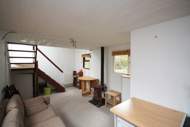  Image of 2 bedroom Detached house to rent in Ducks Walk Twickenham TW1 at Ducks Walk  Richmond, TW1 2DD